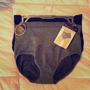 NWT comfort shaping briefs